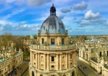 Oxford Audio Tour: Behind the Gown