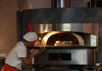 BUFFET LIBRE DE PIZZAS EN TRAFALGAR DEL MAR Barcelona