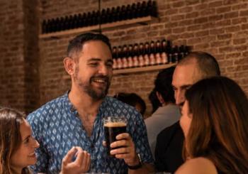 Pizza & cerveza para dos en Mendrugo | Plan con billar Madrid