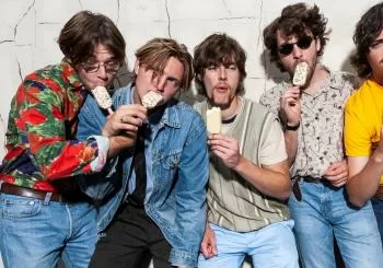 FEET en Brighton