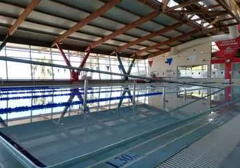 Acceso a Piscina Polivalente