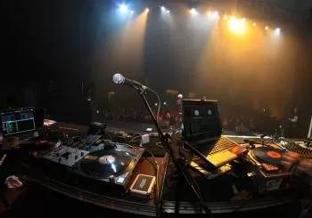 CRYSTAL MURRAY MARA ALICIA en Laval