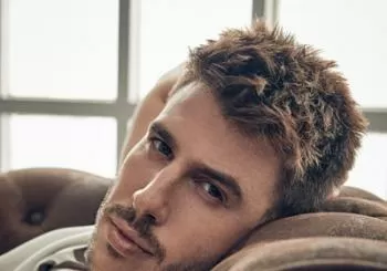 Antonio Jose Tan Cerca Cabaret Festival en Algeciras