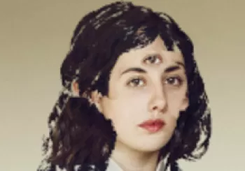 dos bandas pisándose y son Nerobambola y Perpetu - nel Pumareho en L'Hospitalet de Llobregat