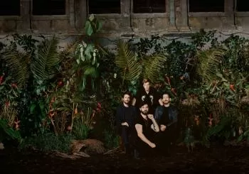 Foals en Swansea