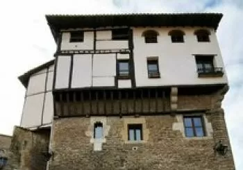 Pedaleando entre la naturaleza y la historia en Vitoria-Gasteiz