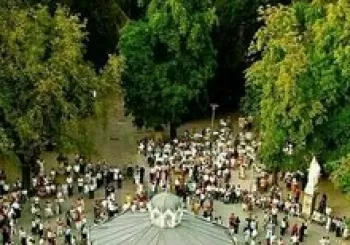 Visita teatralizada: Exploradores en un jardín romántico en Vitoria-Gasteiz