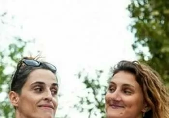 *show con cascos* Ro Rapoport en Roomies en Barcelona