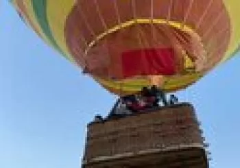 Tour de un día en globo aerostático y yate en en Sevilla