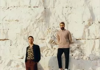 A Socially Spaced Show Grandbrothers en EartH