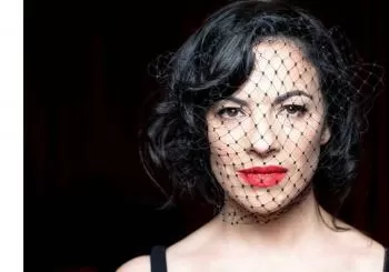 Camille O'Sullivan: Cave en Milton Keynes