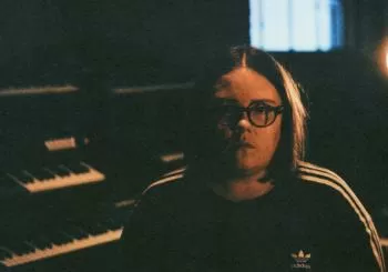 Emma-Jean Thackray en Cardiff