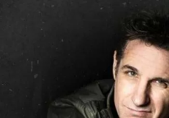 Tom Stade You Aint Seen Nothing Yet en The Glee Club