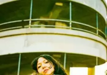 LA LUZ presenta 