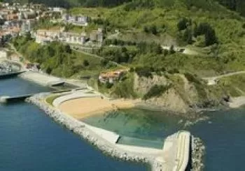 MUTRIKUKO OLATU PLANTARA ATE IREKIAK / PUERTAS ABIERTAS A LA PLANTA DE OLAS DE MUTRIKU en Mutriku