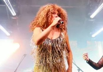 Simply The Best - Totally Tina LIVE + Greyhound Racing en Northampton