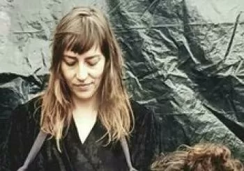La Cia. Miss two Mystic- Espectacle de poesia i objectes Barcelona