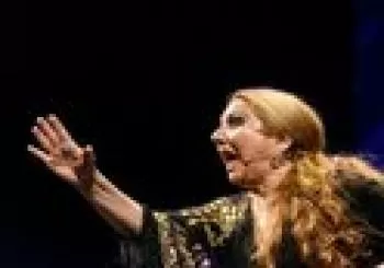 Perro Paco Flamenco de Otoño: Marta Heredia - Cantaora Gitana en Madrid