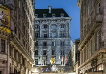 in Luxury: The Savoy en London