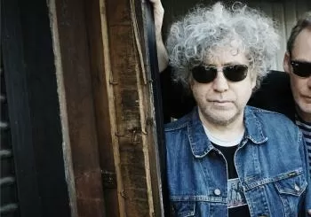 The Jesus and Mary Chain play Darklands en Milano