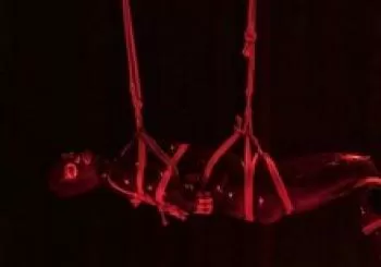 SHIBARI LATEX SHOW EN COBRA BAR BARCELONA