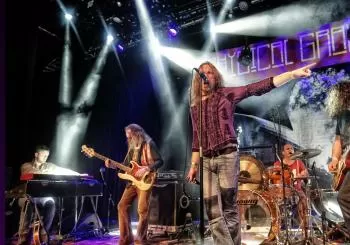PHYSICAL GRAFFITI en Colmar