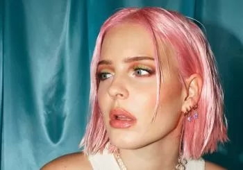Anne-Marie en Cardiff