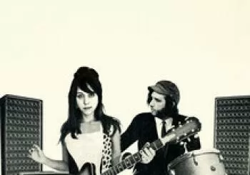 Serpiente Negra presenta: The Courettes en Granada