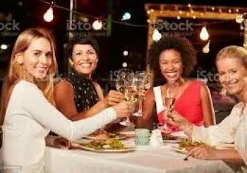 CENA EXCLUSIVA SOLO MUJERES en Barcelona