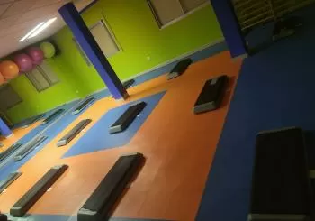 Gimnasio Municipal de (Clases colectivas) en Madroñera