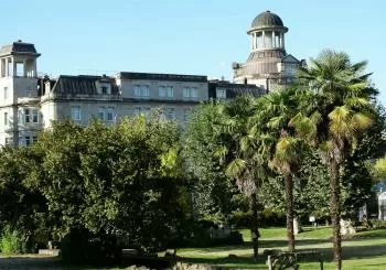 Tour Balneario de Mondariz: Un paseo por la lujosa villa termal en Mondariz Balneario