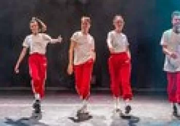 Vermuth Acrobatic de CircOliva en Barcelona