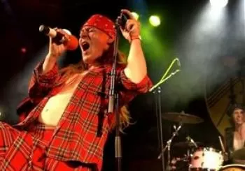 the Guns N Roses Experience en The Waterfront