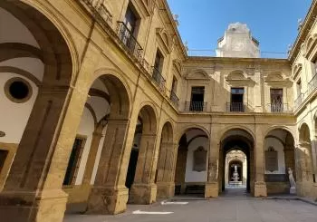 VISITAS GUIADAS · ANTIGUA FÁBRICA DE TABACOS (RECTORADO) en Sevilla