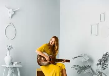 Momentos Alhambra presenta Madison Cunningham en Madrid