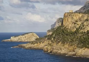 Passeig amb barca. “Les senyes i els topònims de la costa sollerica” en Port de Sóller