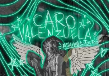 Caro Valenzuela en Multiforo 246 en Ciudad de Mexico
