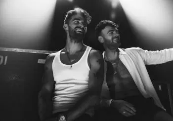 The Chainsmokers en Rho