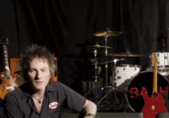 Tommy Stinson (Bash & Pop, The Replacements) · La Salvaje (Oviedo)