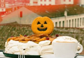 Tarta de calabaza + café o cóctel de Halloween en Ella Sky Bar Madrid
