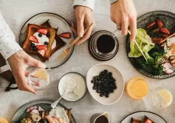 Find The Brunch: A surprise Brunch at a restaurant! en New York