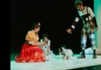 Frida. La xiqueta que volía pintar en Valencia