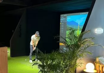 2 horas en un simulador de golf para 4 + cervezas en Madrid