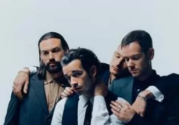 The 1975: At Their Very Best en Cardiff International Arena