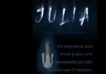 Julia, todo ocurre en la mesa. Una cena de terror... cenarás de miedo en Madrid