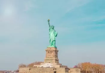 60 min Yacht Cruise to View The Statue of Liberty en New York
