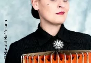 Carmela de Feo - Allein unter Geiern! en Memmingen