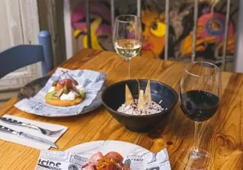 Menú tapeo degustación de cocina fusión en Portolito Carmen en Valencia