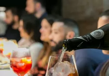 Taller de cócteles clásicos en el Instituto del Vermut en Barcelona