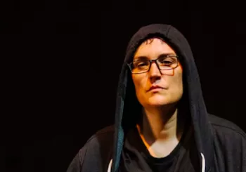 Pamela Palenciano – ‘No sólo duelen los golpes’ en Olot